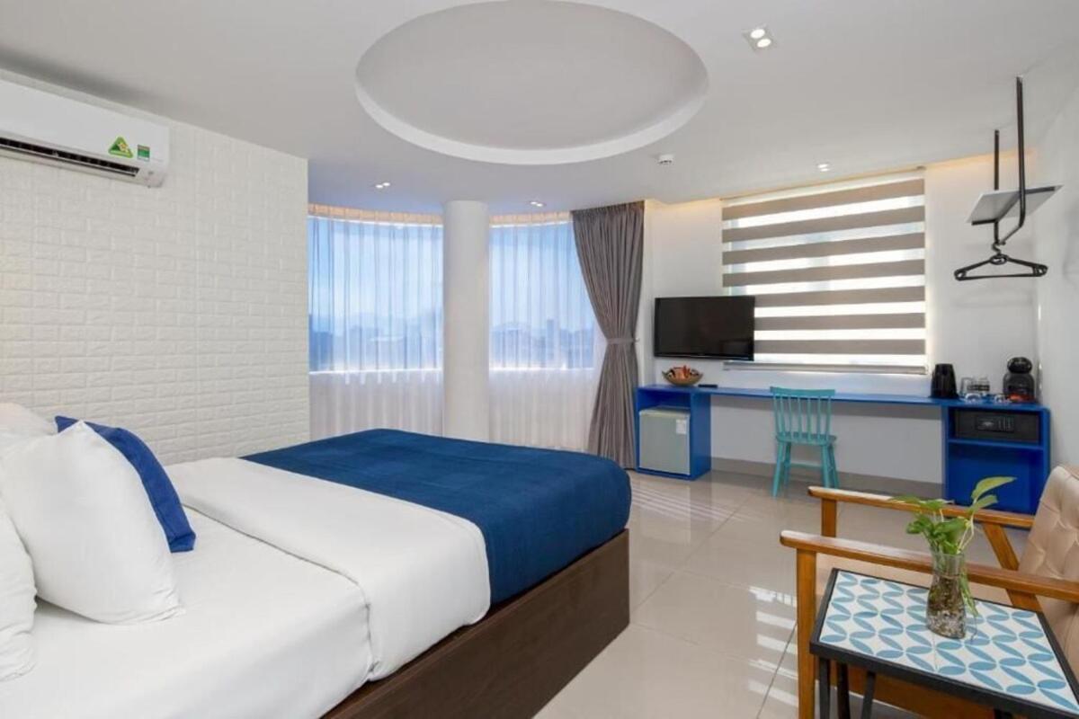 Lucia Beach Hotel Дананг Екстериор снимка