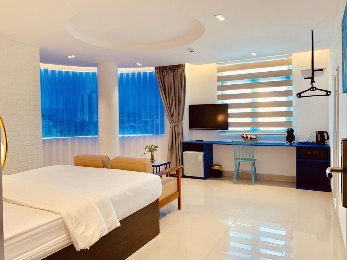 Lucia Beach Hotel Дананг Екстериор снимка